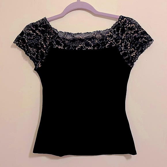 🍒 BOGO 🍒 Stunning Stretchy Silk & Lace OTS Top Description is helpful - Picture 3 of 7